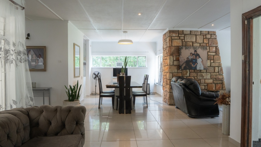  Bedroom Property for Sale in Flamwood North West